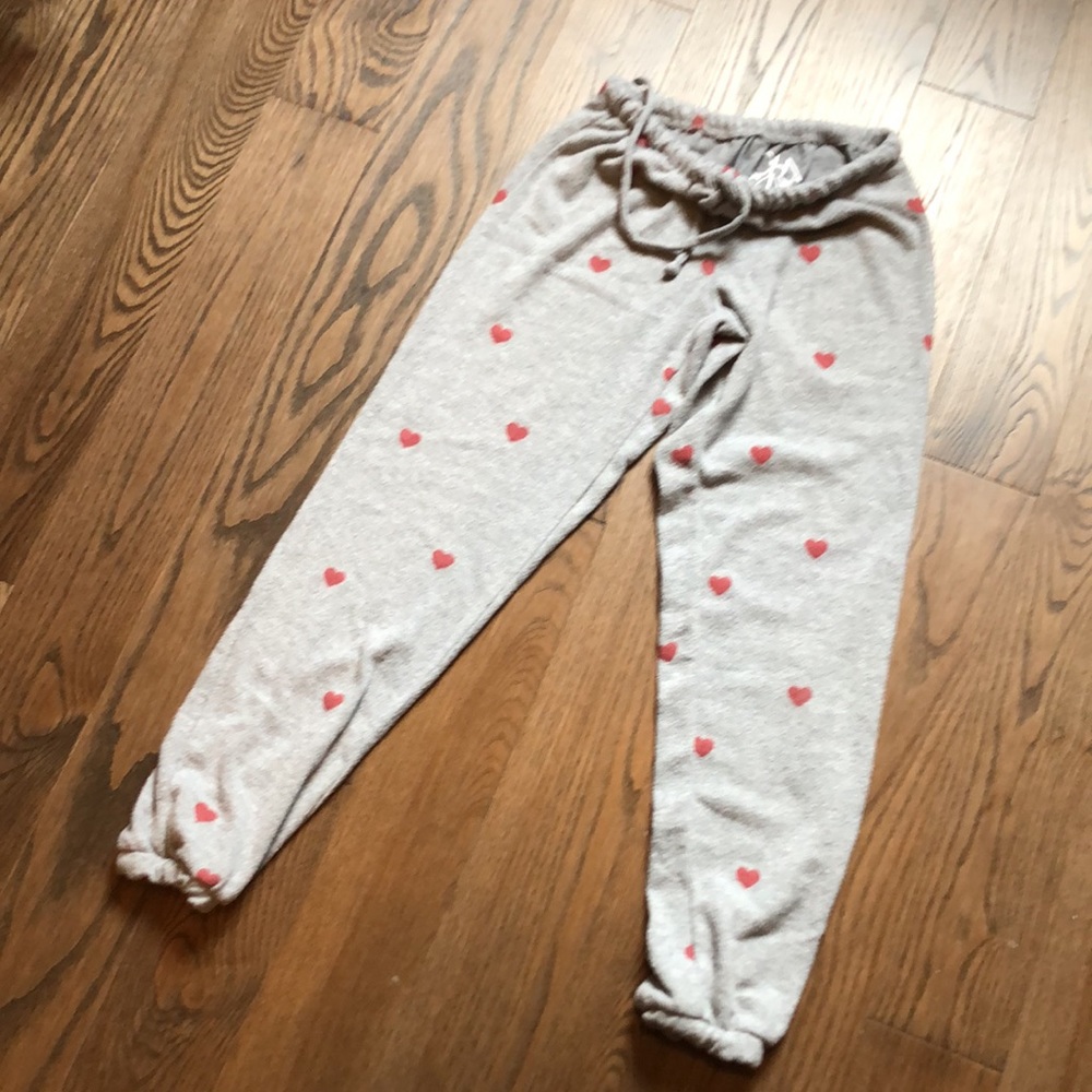Chaser grey with red heart lightweight sweatpants